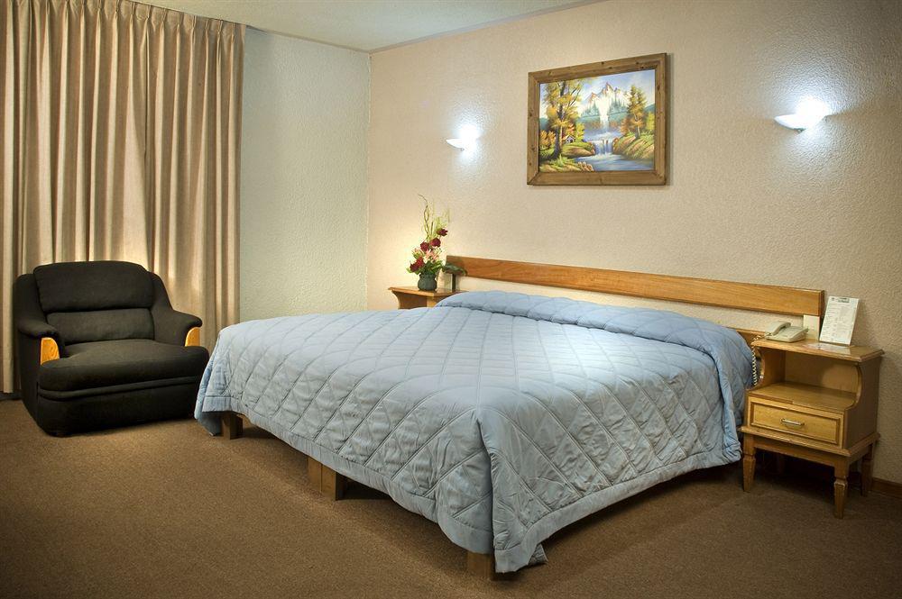 Estanza Hotel & Suites Morelia Ngoại thất bức ảnh