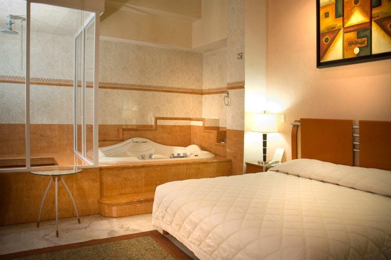 Estanza Hotel & Suites Morelia Ngoại thất bức ảnh